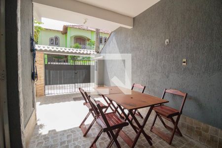 Casa de condomínio à venda com 268m², 4 quartos e 1 vaga Casa de condomínio à venda com 268m², 4 quartos e 1 vagaQuintal