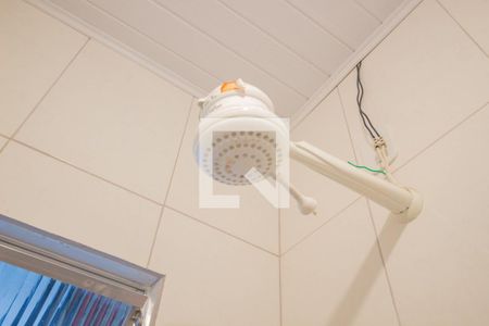 Casa de condomínio à venda com 268m², 4 quartos e 1 vaga Casa de condomínio à venda com 268m², 4 quartos e 1 vagaChuveiro