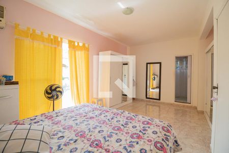 Casa de condomínio à venda com 268m², 4 quartos e 1 vaga Casa de condomínio à venda com 268m², 4 quartos e 1 vagaQuarto 3