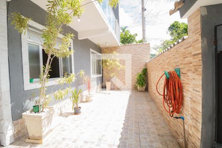 Casa de condomínio à venda com 268m², 4 quartos e 1 vaga Casa de condomínio à venda com 268m², 4 quartos e 1 vagaQuintal