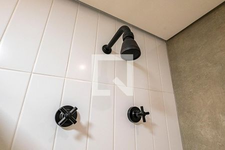 Banheiro de apartamento à venda com 1 quarto, 40m² em Pinheiros, São Paulo