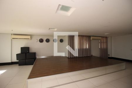 Apartamento para alugar com 80m², 3 quartos e 2 vagasÁrea comum - Salão de festas