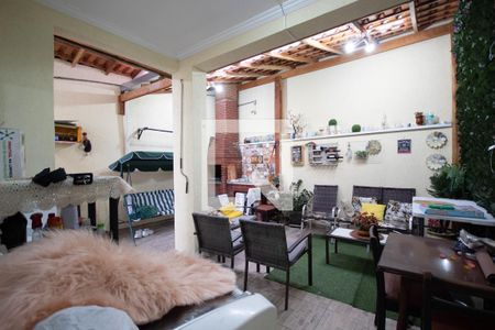 Casa à venda com 170m², 3 quartos e 5 vagas Casa à venda com 170m², 3 quartos e 5 vagasÁrea de Serviço e Quintal