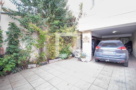 Casa à venda com 170m², 3 quartos e 5 vagas Casa à venda com 170m², 3 quartos e 5 vagasGaragem