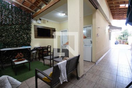 Casa à venda com 170m², 3 quartos e 5 vagas Casa à venda com 170m², 3 quartos e 5 vagasQuintal