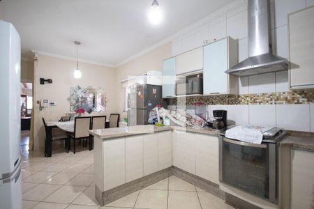 Casa à venda com 170m², 3 quartos e 5 vagas Casa à venda com 170m², 3 quartos e 5 vagasCozinha