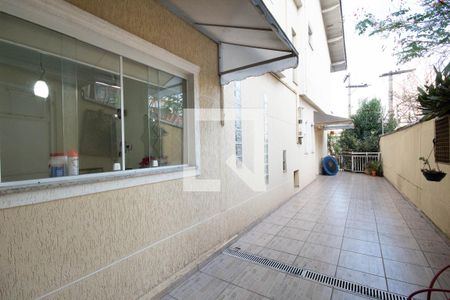Casa à venda com 170m², 3 quartos e 5 vagas Casa à venda com 170m², 3 quartos e 5 vagasQuintal