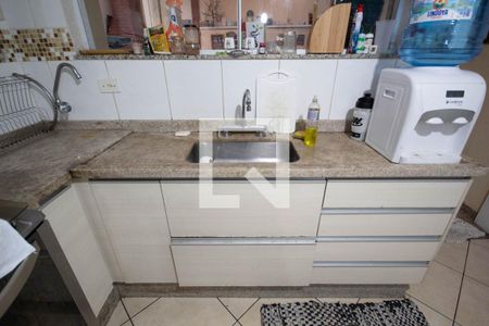 Casa à venda com 170m², 3 quartos e 5 vagas Casa à venda com 170m², 3 quartos e 5 vagasCozinha