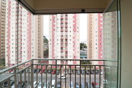 Sacada  de apartamento para alugar com 3 quartos, 66m² em Vila Carlos de Campos, São Paulo