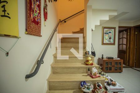 Casa à venda com 250m², 1 quarto e sem vagaEscadas