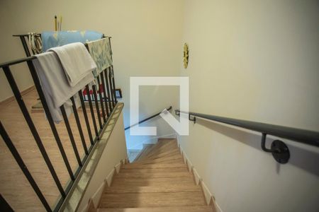 Casa à venda com 250m², 1 quarto e sem vagaEscadas