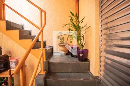 Casa à venda com 250m², 1 quarto e sem vagaEdicola - escadas