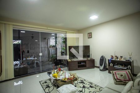 Sala de Estar de casa à venda com 1 quarto, 250m² em Mirandópolis, São Paulo