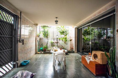Casa à venda com 250m², 1 quarto e sem vagaGaragem
