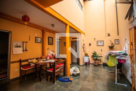 Casa à venda com 250m², 1 quarto e sem vagaQuintal