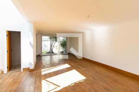 Sala de Estar de casa à venda com 4 quartos, 600m² em Cambuci, São Paulo