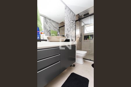 Casa de condomínio à venda com 400m², 3 quartos e 4 vagasBanheiro da Suíte 3