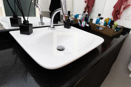 Casa de condomínio à venda com 400m², 3 quartos e 4 vagasBanheiro da Suíte