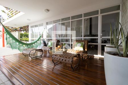 Casa de condomínio à venda com 400m², 3 quartos e 4 vagasvaranda