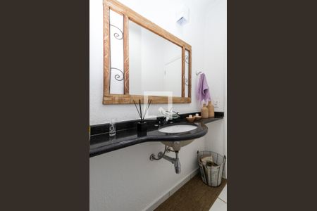 Casa de condomínio à venda com 400m², 3 quartos e 4 vagasLavabo