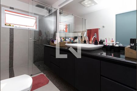 Casa de condomínio à venda com 400m², 3 quartos e 4 vagasBanheiro da Suíte