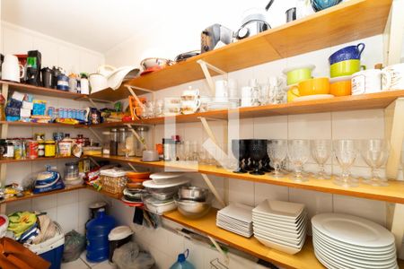 Casa de condomínio à venda com 400m², 3 quartos e 4 vagasDespensa