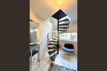 Escada de apartamento para alugar com 1 quarto, 54m² em Vila Nova Conceição, São Paulo