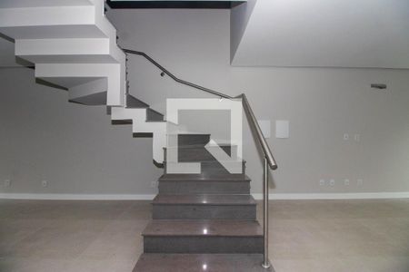 Escada de casa à venda com 3 quartos, 203m² em Higienópolis, Porto Alegre