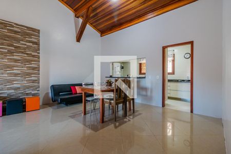 Sala de casa à venda com 3 quartos, 181m² em Partenon, Porto Alegre