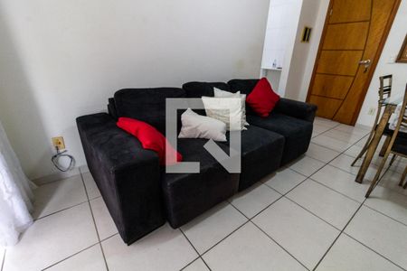 Detalhe da sala de apartamento para alugar com 2 quartos, 70m² em Guilhermina, Praia Grande
