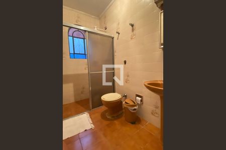 Casa à venda com 300m², 5 quartos e 3 vagasBanheiro da Suíte 1