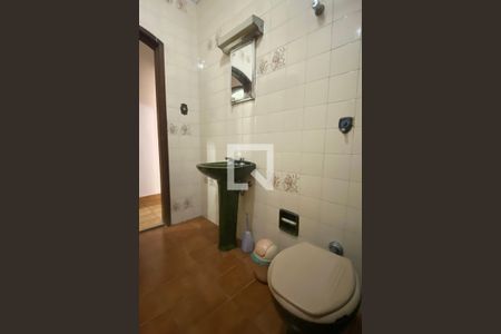 Casa à venda com 300m², 5 quartos e 3 vagasBanheiro da Suíte 2