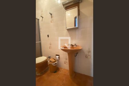 Casa à venda com 300m², 5 quartos e 3 vagasBanheiro da Suíte 1