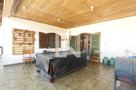 Casa à venda com 300m², 5 quartos e 3 vagasvaranda