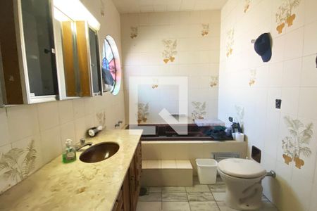 Casa à venda com 300m², 5 quartos e 3 vagasBanheiro Social