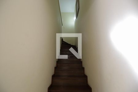 Escada de casa à venda com 2 quartos, 116m² em Vila Cláudia, São Paulo