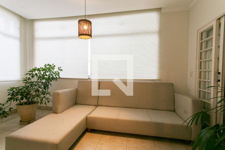 Casa à venda com 200m², 3 quartos e 2 vagas Casa à venda com 200m², 3 quartos e 2 vagasSala 2