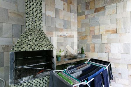 Casa à venda com 200m², 3 quartos e 2 vagas Casa à venda com 200m², 3 quartos e 2 vagasChurrasqueira