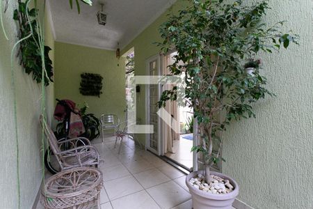 Casa à venda com 200m², 3 quartos e 2 vagas Casa à venda com 200m², 3 quartos e 2 vagasCorredor