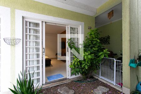 Casa à venda com 200m², 3 quartos e 2 vagas Casa à venda com 200m², 3 quartos e 2 vagasJardim