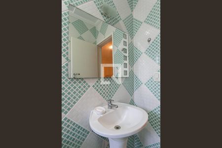 Casa à venda com 200m², 3 quartos e 2 vagas Casa à venda com 200m², 3 quartos e 2 vagasBanheiro da Suíte 2