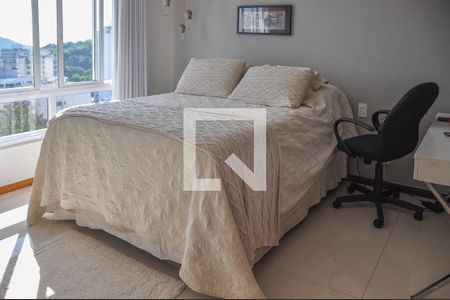 Apartamento à venda com 250m², 4 quartos e 2 vagasSuíte 2