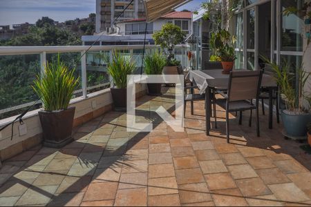 Apartamento à venda com 250m², 4 quartos e 2 vagasTerraço