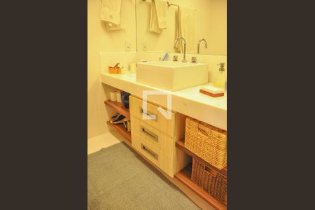 Apartamento à venda com 250m², 4 quartos e 2 vagasBanheiro da Suíte 2