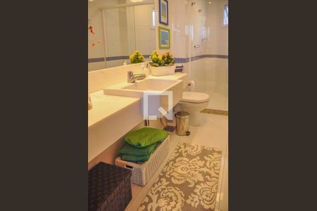 Apartamento à venda com 250m², 4 quartos e 2 vagasBanheiro da Suíte 1