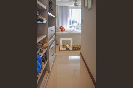 Apartamento à venda com 250m², 4 quartos e 2 vagasCloset da suíte 3
