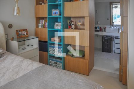 Apartamento à venda com 250m², 4 quartos e 2 vagasSuíte 4