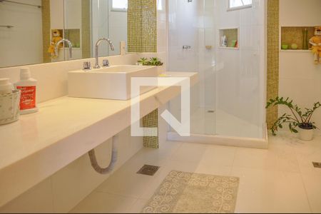 Apartamento à venda com 250m², 4 quartos e 2 vagasBanheiro da Suíte 3