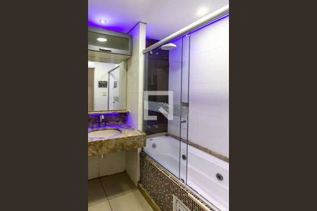 Banheiro de kitnet/studio à venda com 1 quarto, 39m² em República, São Paulo