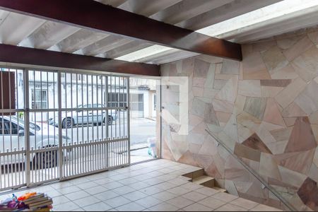 Casa à venda com 140m², 2 quartos e 2 vagas Casa à venda com 140m², 2 quartos e 2 vagasVaranda